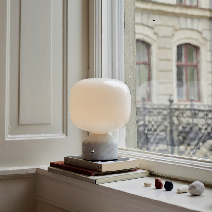 Gejst - MEEMO Portable Tischleuchte | white marble