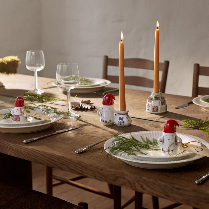 Kähler Design - Hammershøi Kerzenständer mit Geschenkemotiv