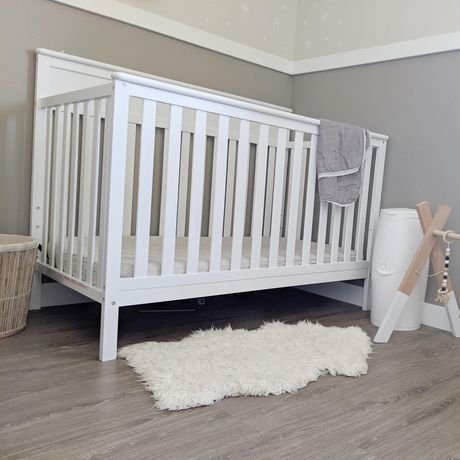 Lexie 5-in-1 Convertible Crib