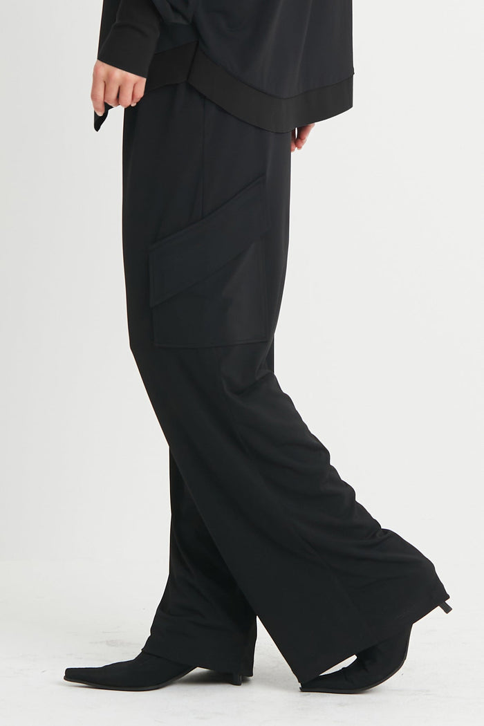 Matte Jersey Angle Pocket Pants - Black